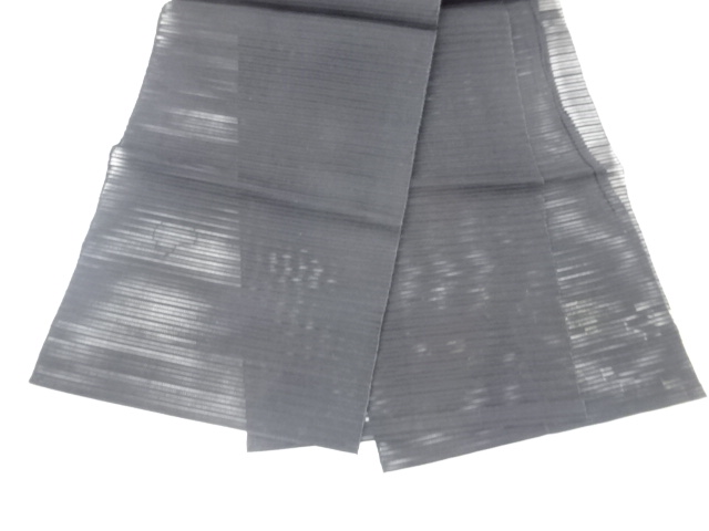  絽綴れ斜線に四角模様織出し名古屋帯